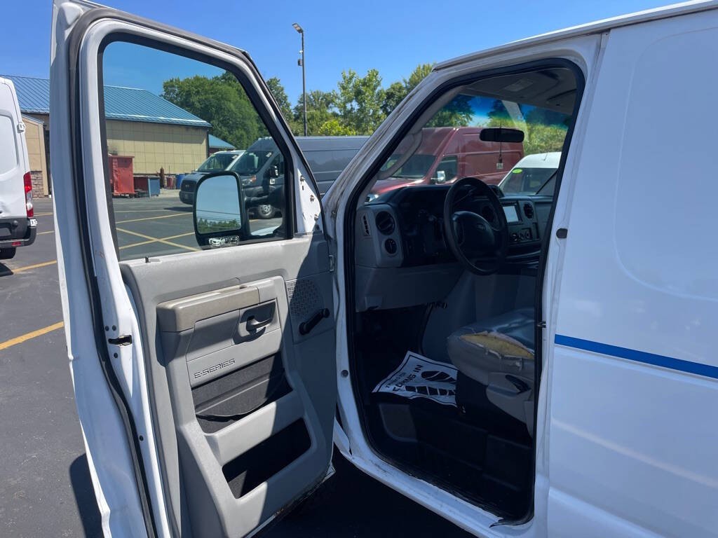 2009 Ford E-Series Image 7