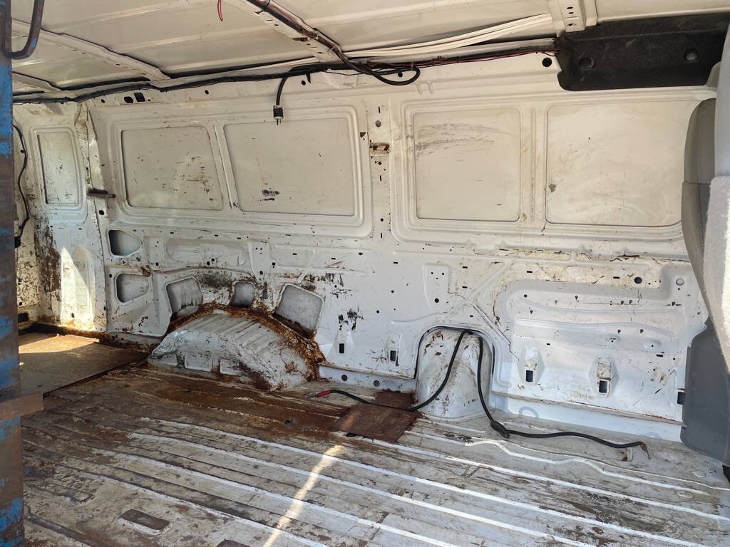 2009 Ford E-Series Image 15