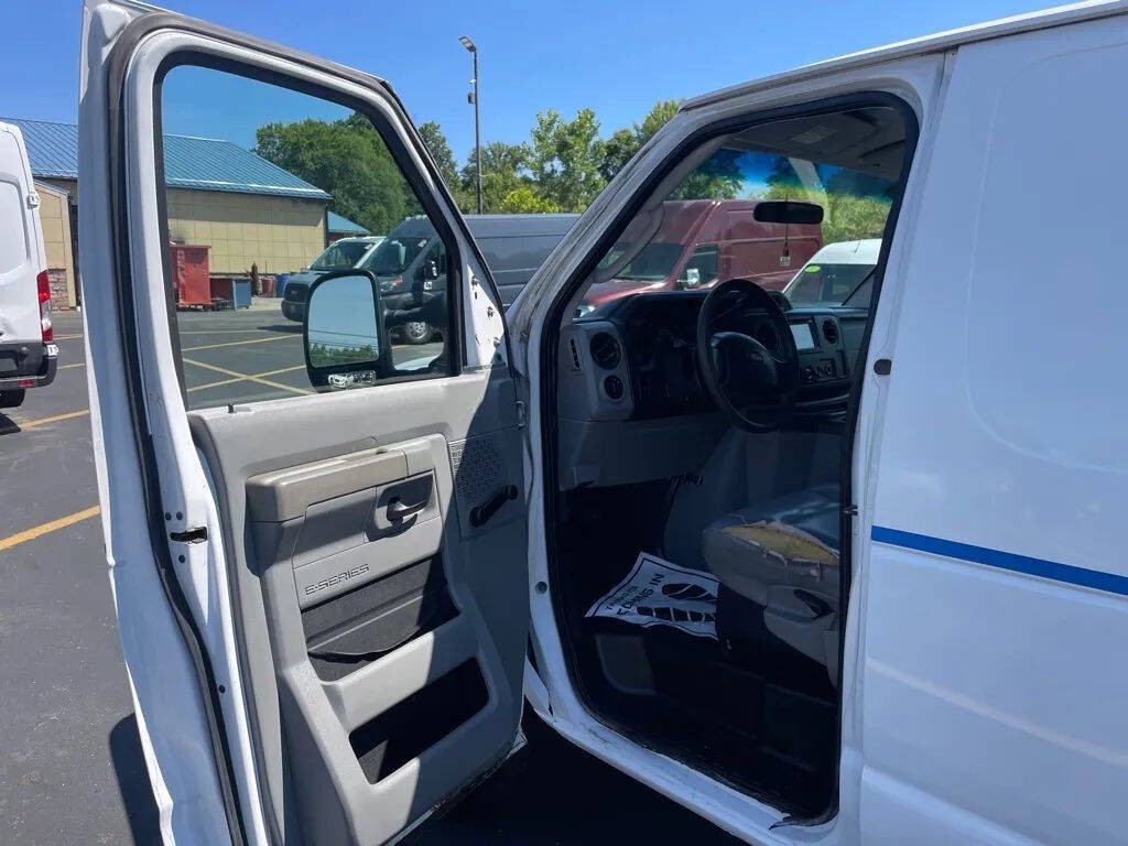 2009 Ford E-Series Image 7