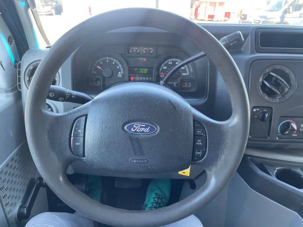 2009 Ford E-Series Image 9