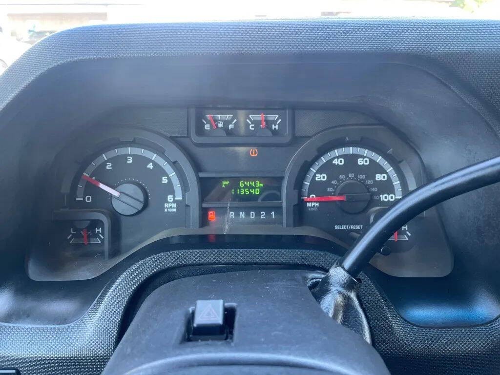 2009 Ford E-Series Image 10