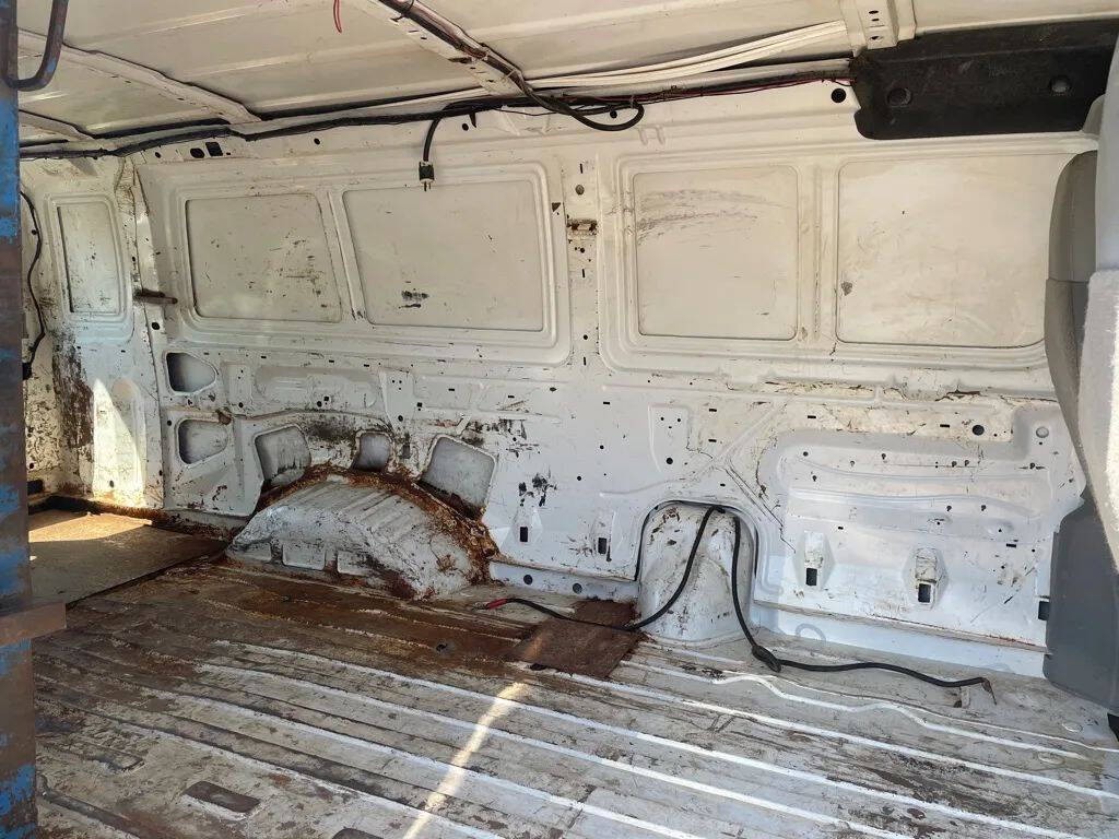 2009 Ford E-Series Image 15