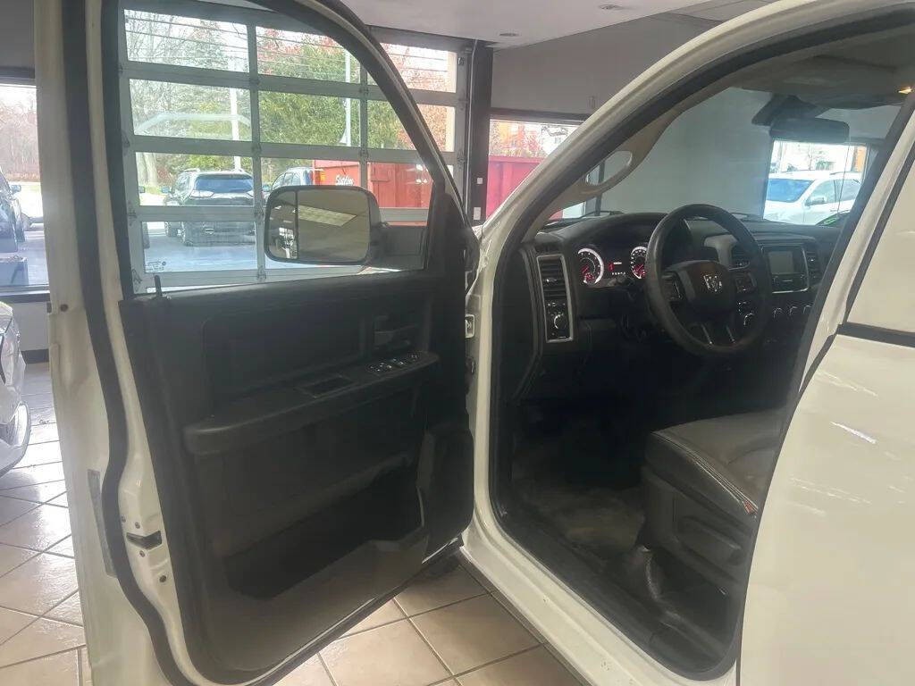 2021 RAM 1500 Image 9