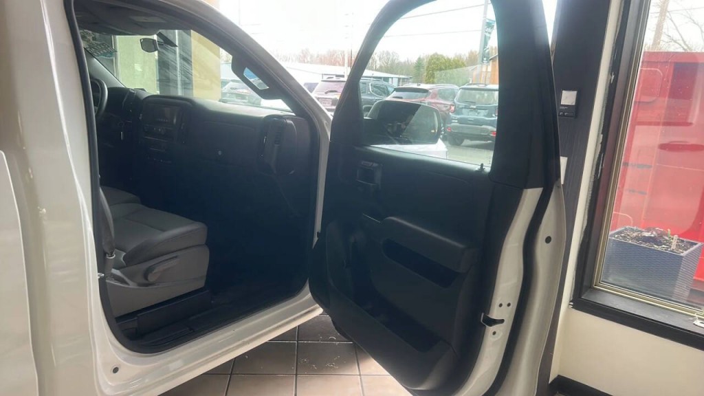 2016 Chevrolet Silverado 1500 Image 18