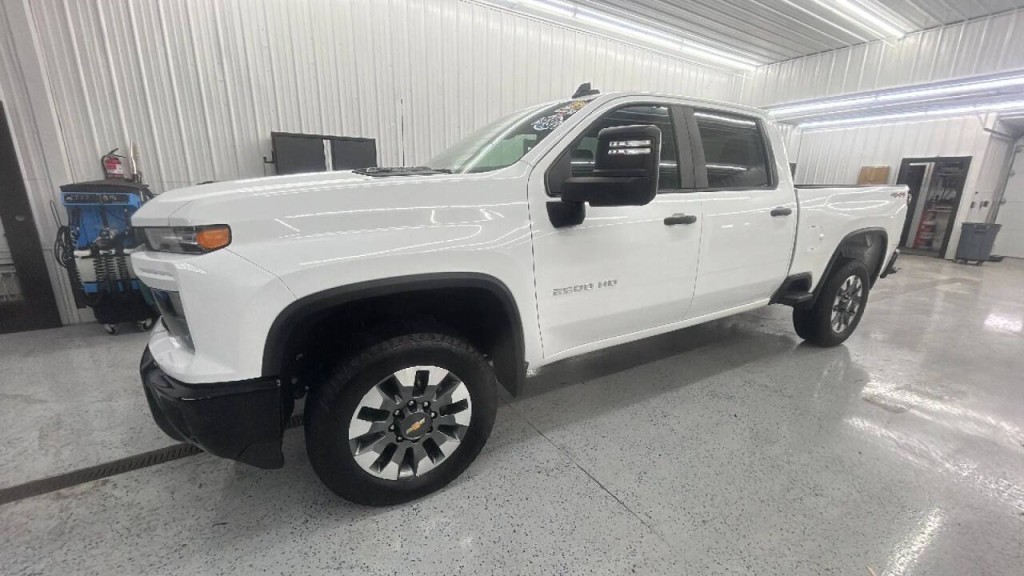 2024 Chevrolet Silverado 1500 Image 1