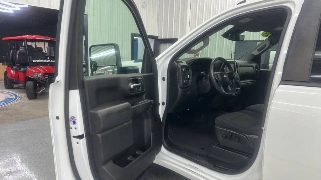 2024 Chevrolet Silverado 1500 Image 9
