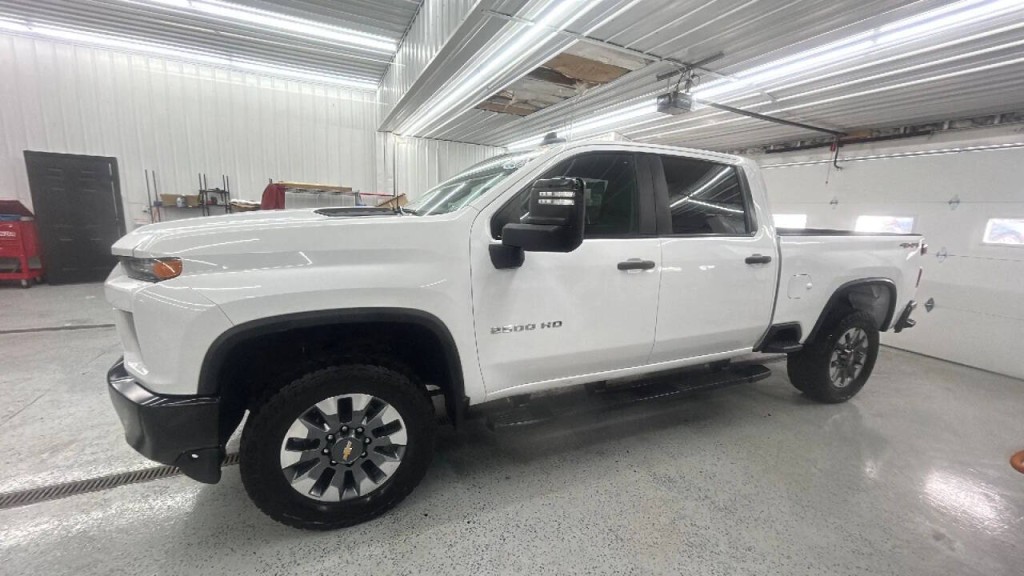 2022 Chevrolet Silverado 1500 Image 1