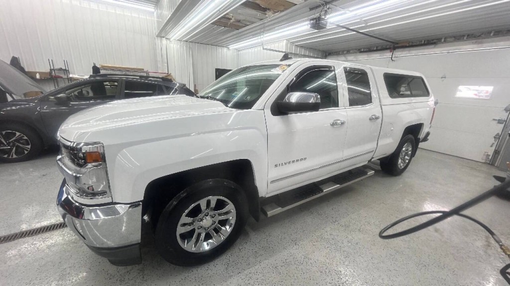 2018 Chevrolet Silverado 1500 Image 1
