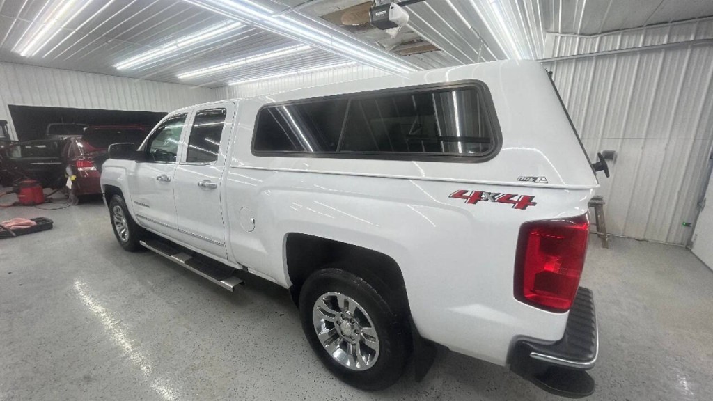 2018 Chevrolet Silverado 1500 Image 2