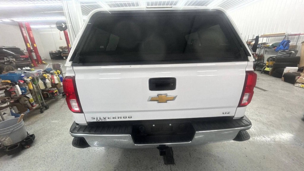 2018 Chevrolet Silverado 1500 Image 3