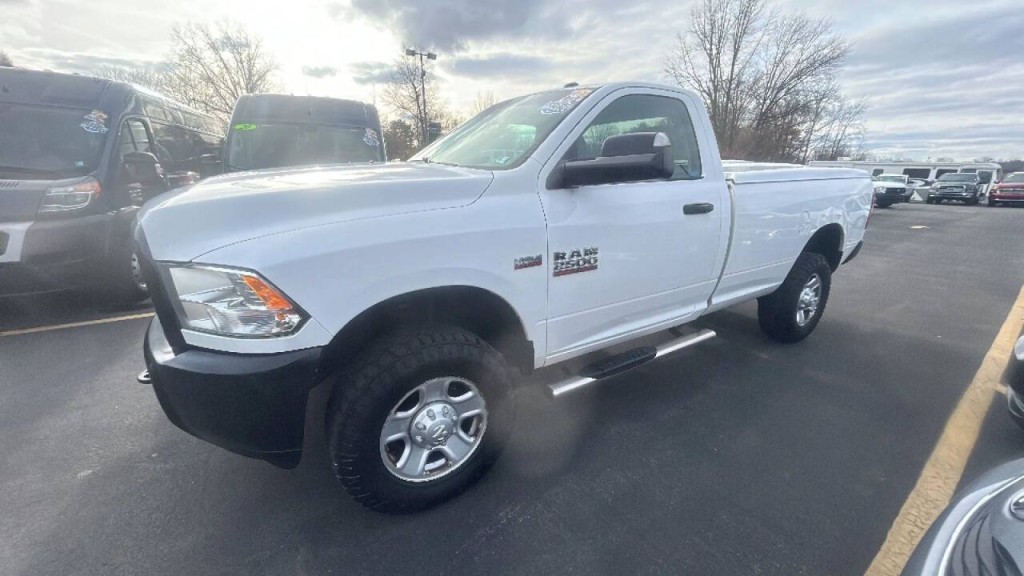 2015 RAM 2500 Image 2