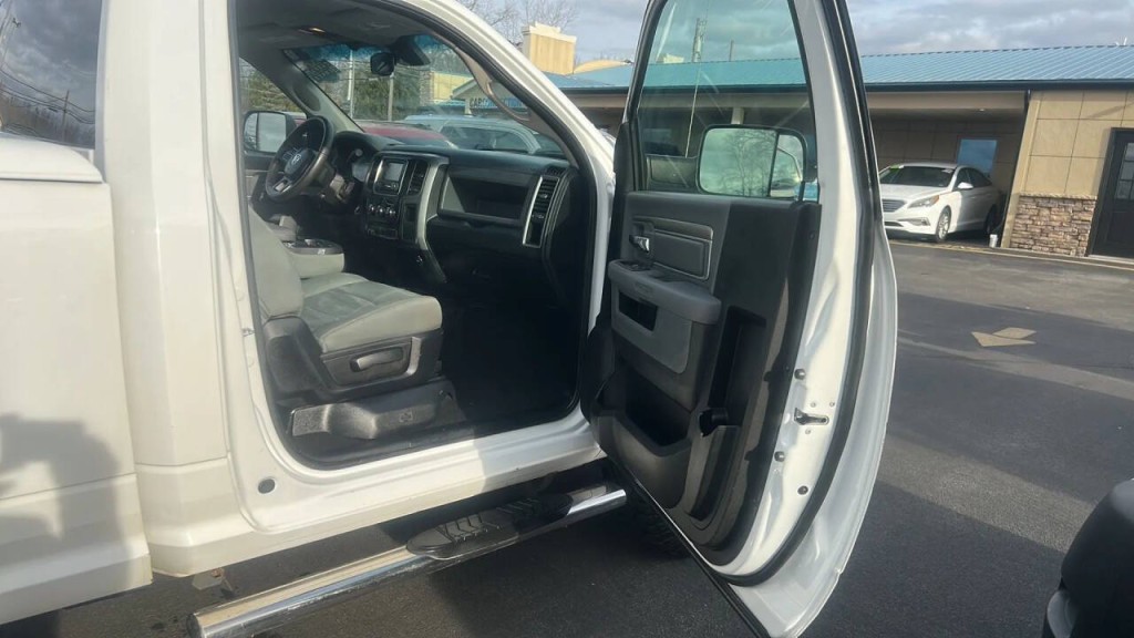 2015 RAM 2500 Image 20