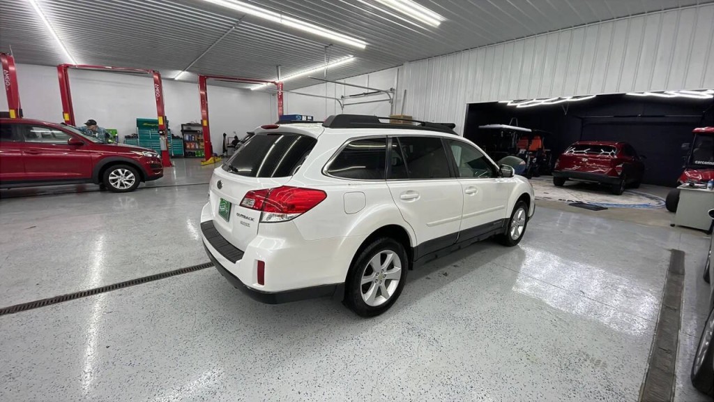 2013 Subaru Outback Image 4