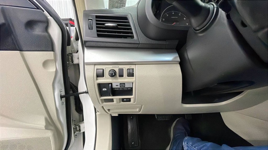 2013 Subaru Outback Image 10