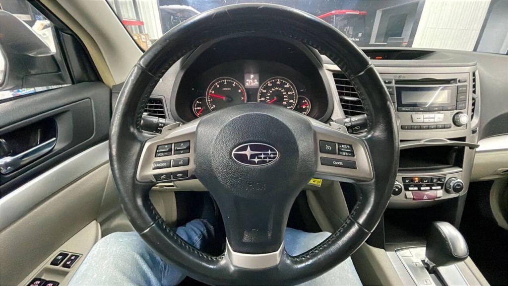 2013 Subaru Outback Image 11