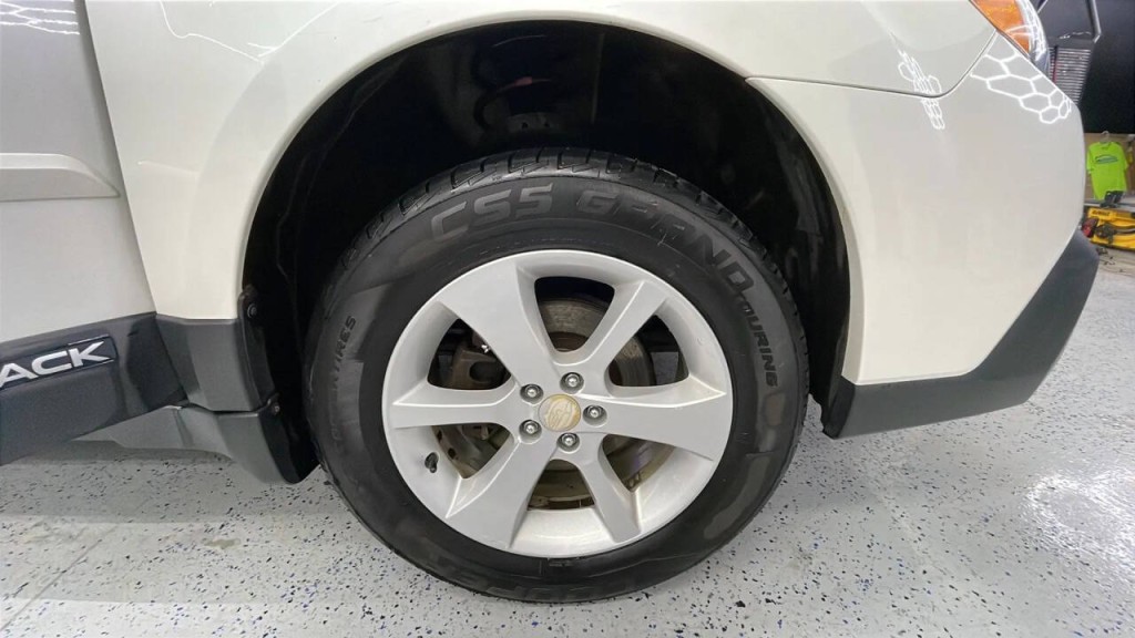 2013 Subaru Outback Image 22