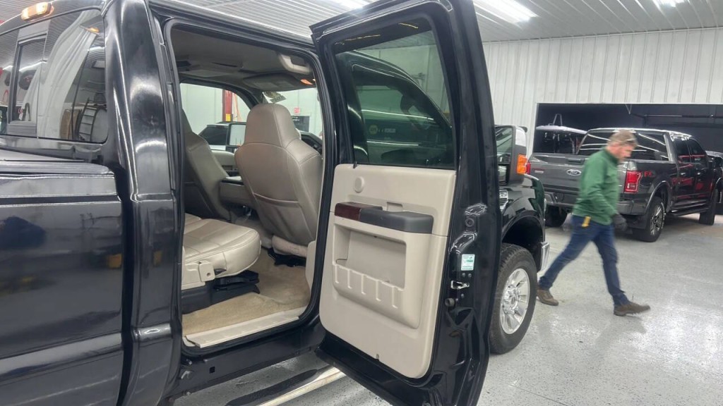 2008 Ford F-350 Image 25