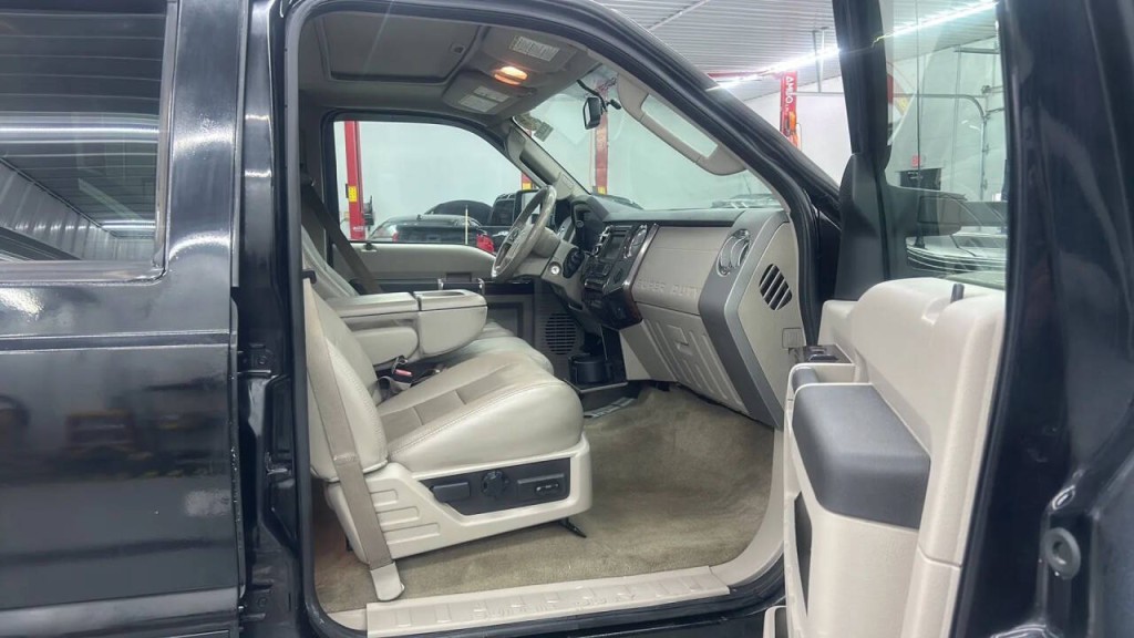 2008 Ford F-350 Image 28