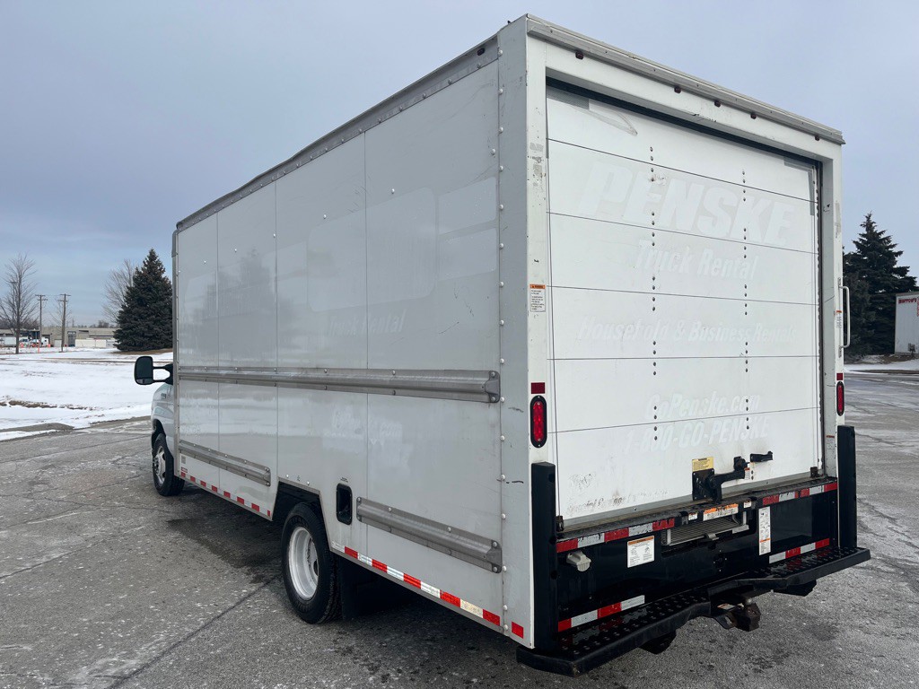 2019 Ford E-series Image 2