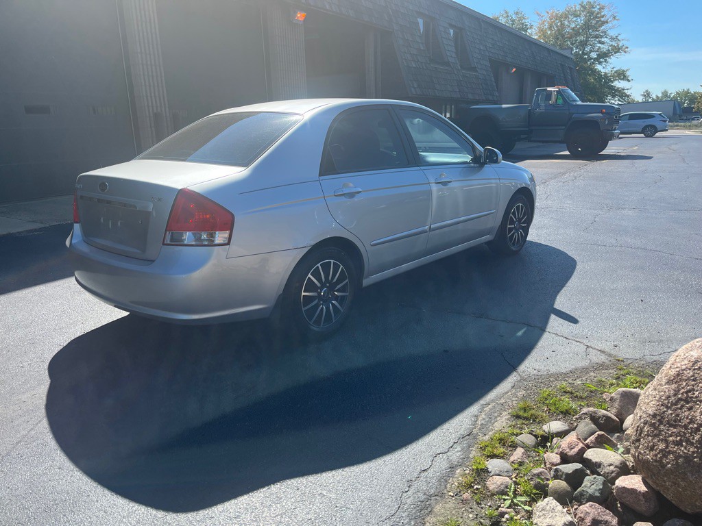 2008 Kia Spectra Image 3
