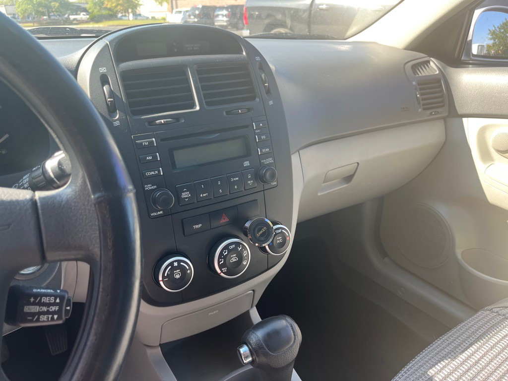 2008 Kia Spectra Image 6