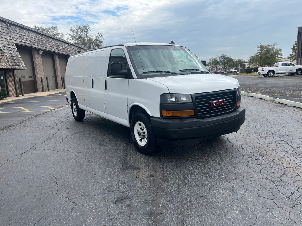 2019 GMC Savana Image 4