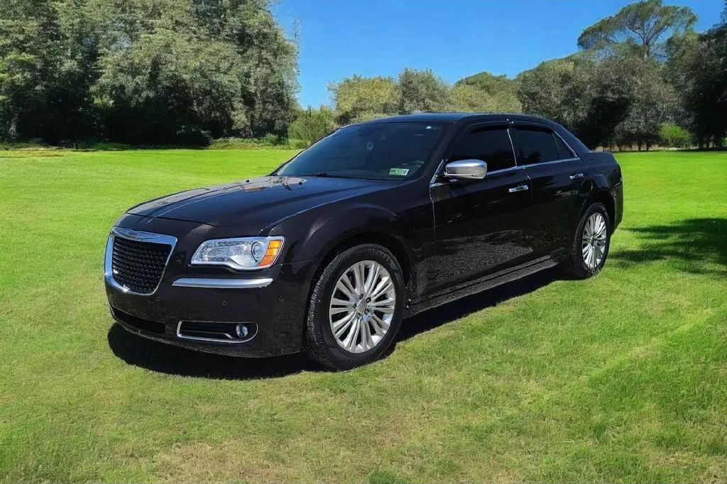 2012 Chrysler 300 Image 1