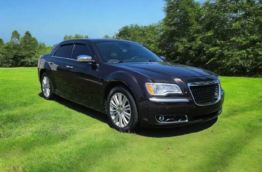 2012 Chrysler 300 Image 2