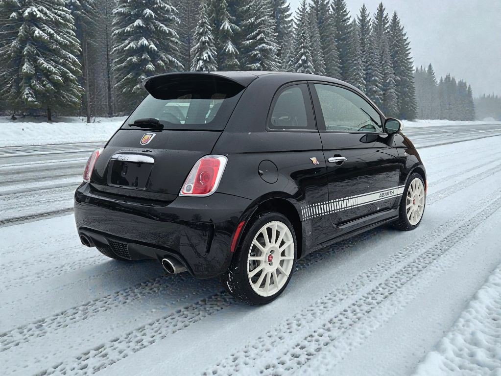2013 FIAT 500 Image 4