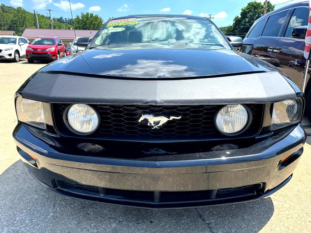2005 Ford Mustang Image 2