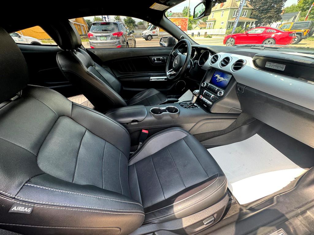 2017 Ford Mustang Image 12