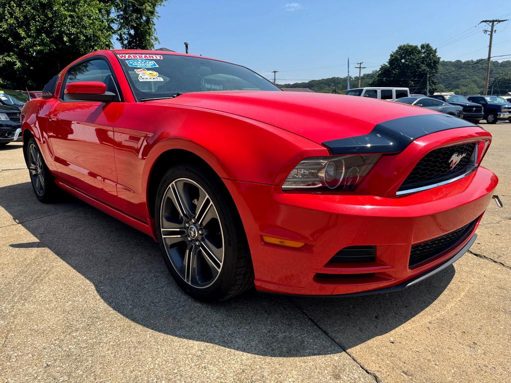 2013 Ford Mustang Image 1
