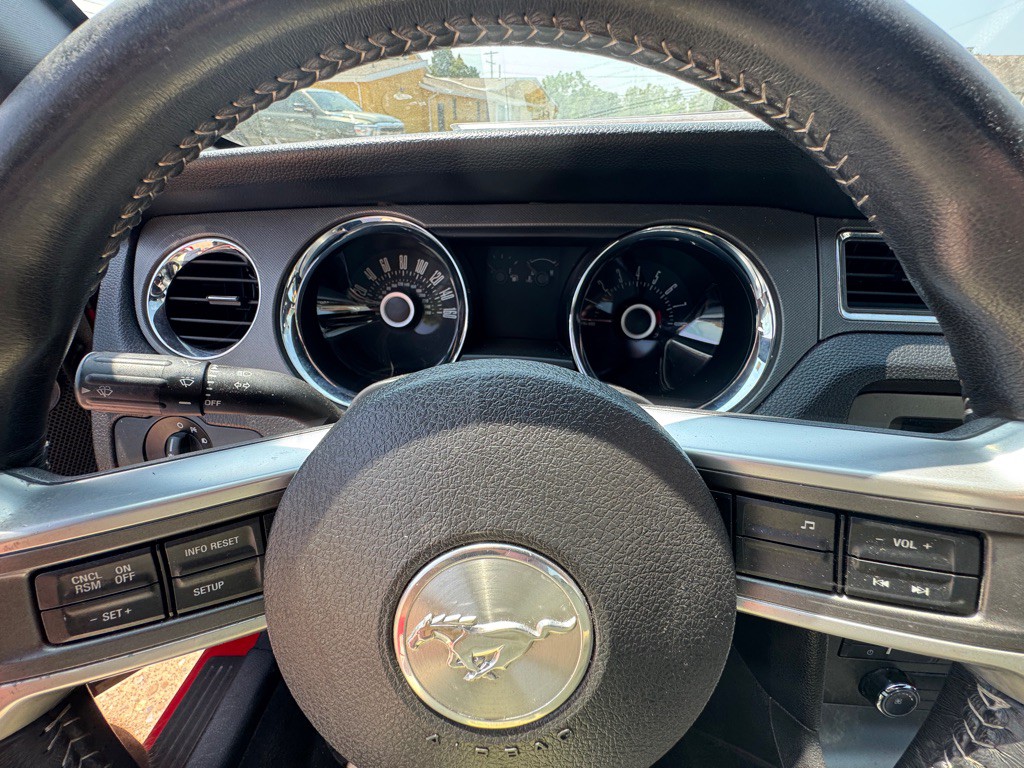 2013 Ford Mustang Image 14