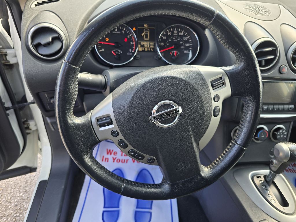 2015 Nissan Rogue Image 11