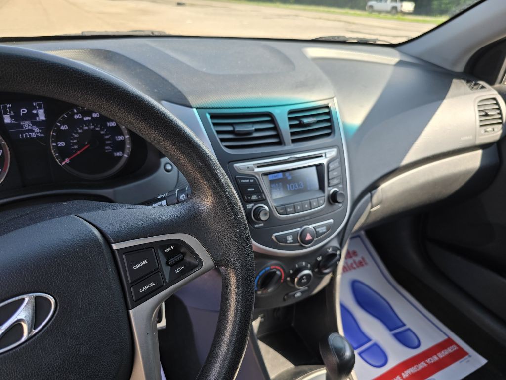 2016 Hyundai Accent Image 12