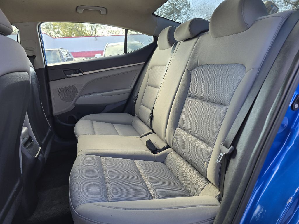 2017 Hyundai Elantra Image 15