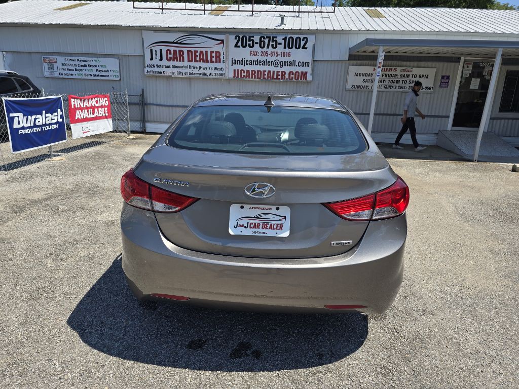 2013 Hyundai Elantra Image 9