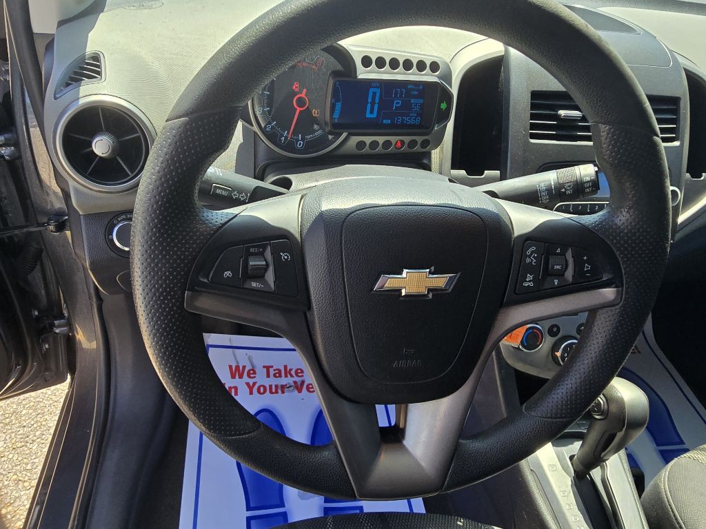 2013 Chevrolet Sonic Image 11