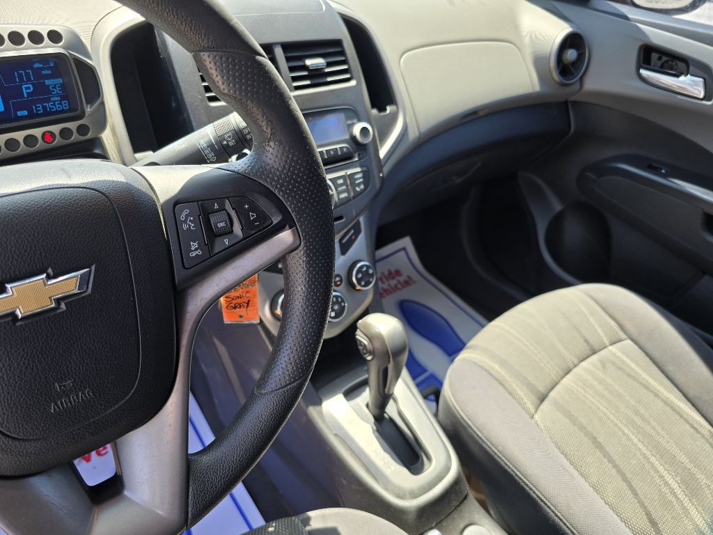 2013 Chevrolet Sonic Image 13