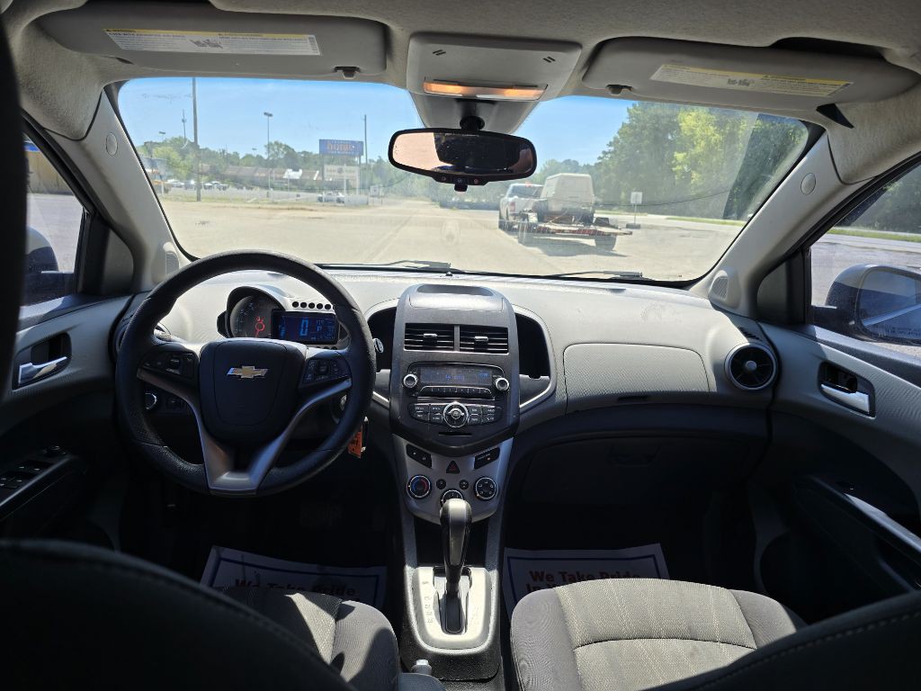 2013 Chevrolet Sonic Image 14