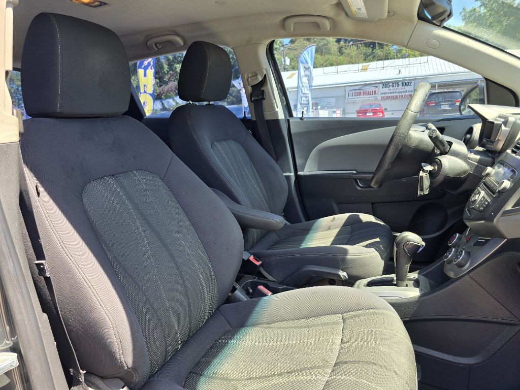 2013 Chevrolet Sonic Image 15