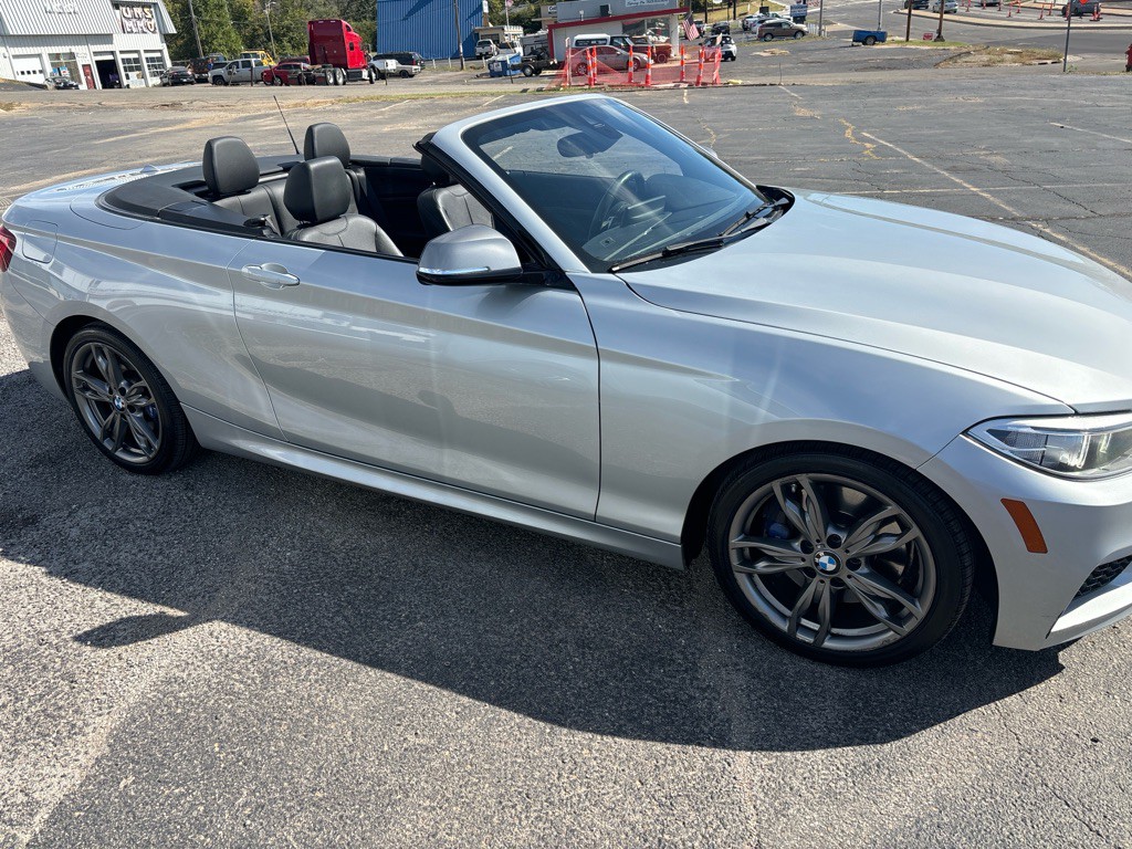 2016 BMW 2 Series Image 1