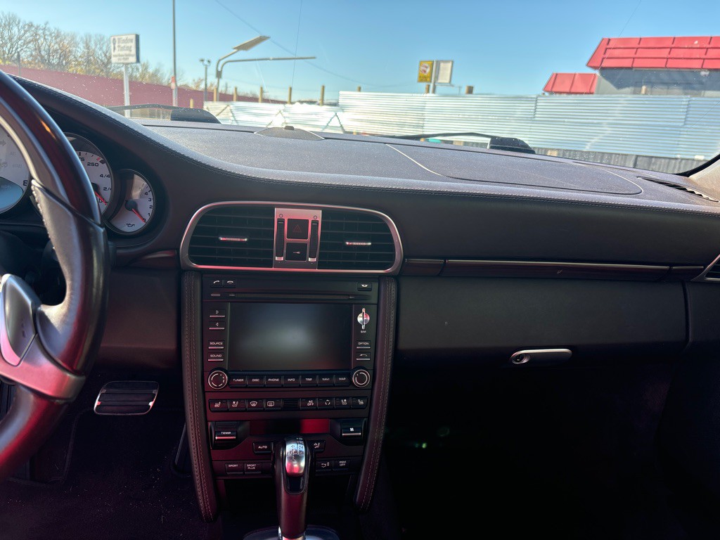 2009 Porsche 911 Image 10