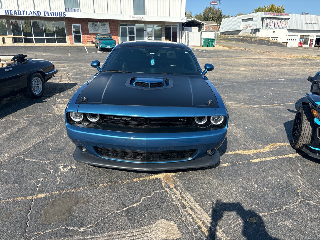 2020 Dodge Challenger Image 1