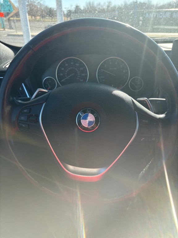 2017 BMW 3 Series Image 5