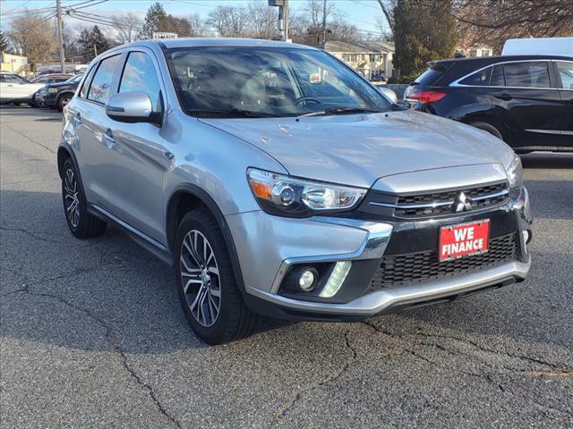 2018 Mitsubishi Outlander Image 2