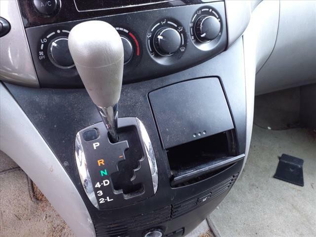 2010 Toyota Sienna Image 3