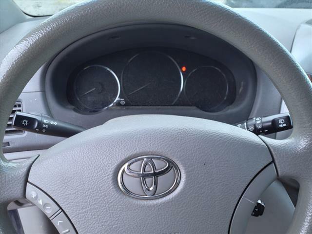 2010 Toyota Sienna Image 4