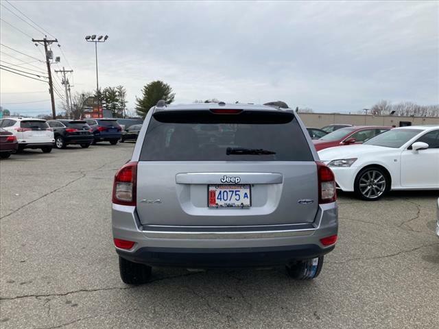 2015 Jeep Compass Image 32