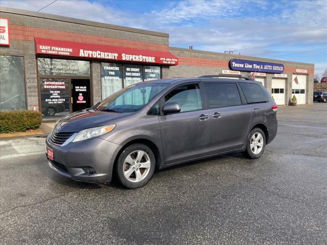 2011 Toyota Sienna Image 9